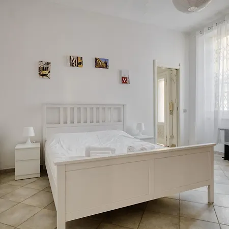 Apartment Domusmi Fioravanti 12 *